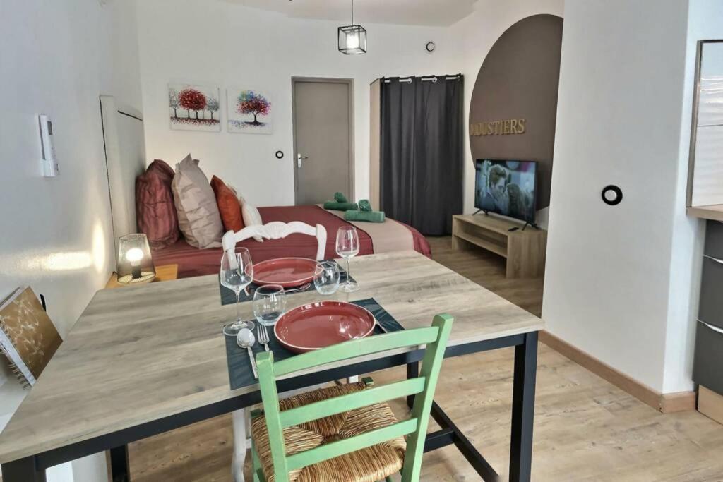 Ferienwohnung Studio Tout Confort, Terrasse, Calme Moustiers #7 Exterior foto