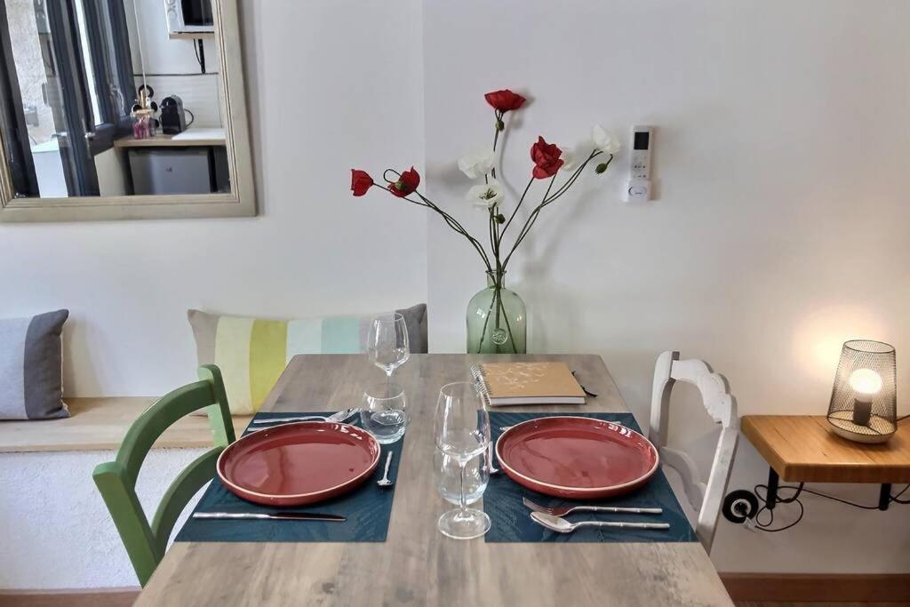 Ferienwohnung Studio Tout Confort, Terrasse, Calme Moustiers #7 Exterior foto